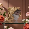 This thick and warm cashmere scarf is a versatile and elegant Korean style for women in winter Application Scenario